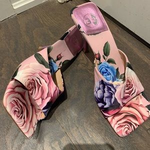 Browns brand new slides worn only once -meant for a narrower fit.